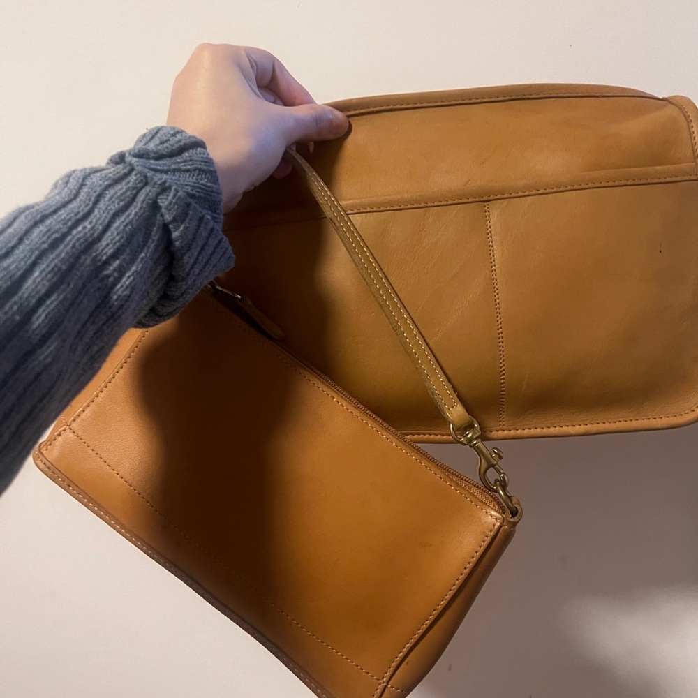 2 vintage coach Leather Women's Bag